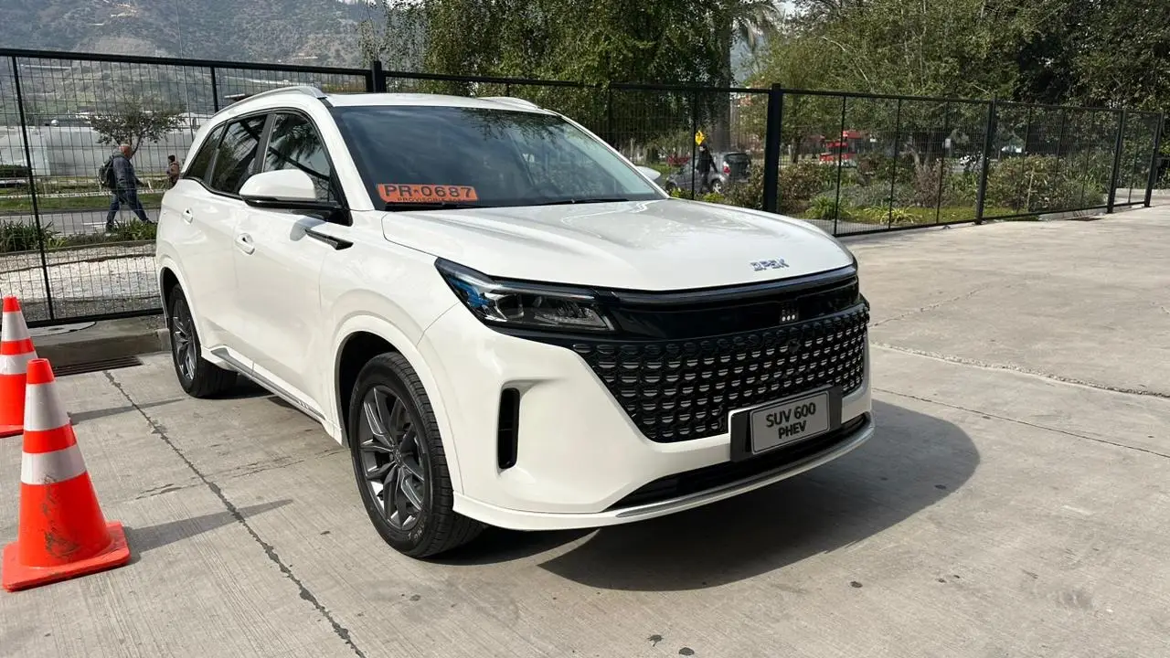 DFSK apuesta por la electrificación: llega a la Argentina su nuevo SUV híbrido