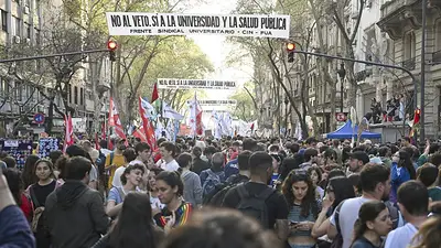 La calle festeja el rechazo a los vetos de Milei La calle festeja el rechazo a los vetos de Milei