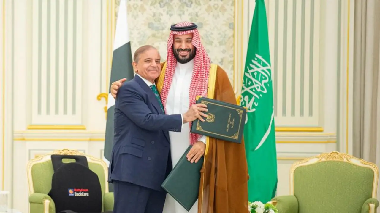 Arabia Saudí y Pakistán, potencia nuclear, firman un pacto de defensa mutua
