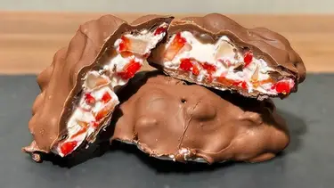 Frutillas con yogur y chocolate: la receta viral de Tik Tok