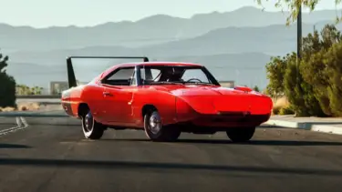 Dodge Charger Daytona de 1969: Lo usa para una carrera callejera en Londres en "Rápidos y Furiosos 6".