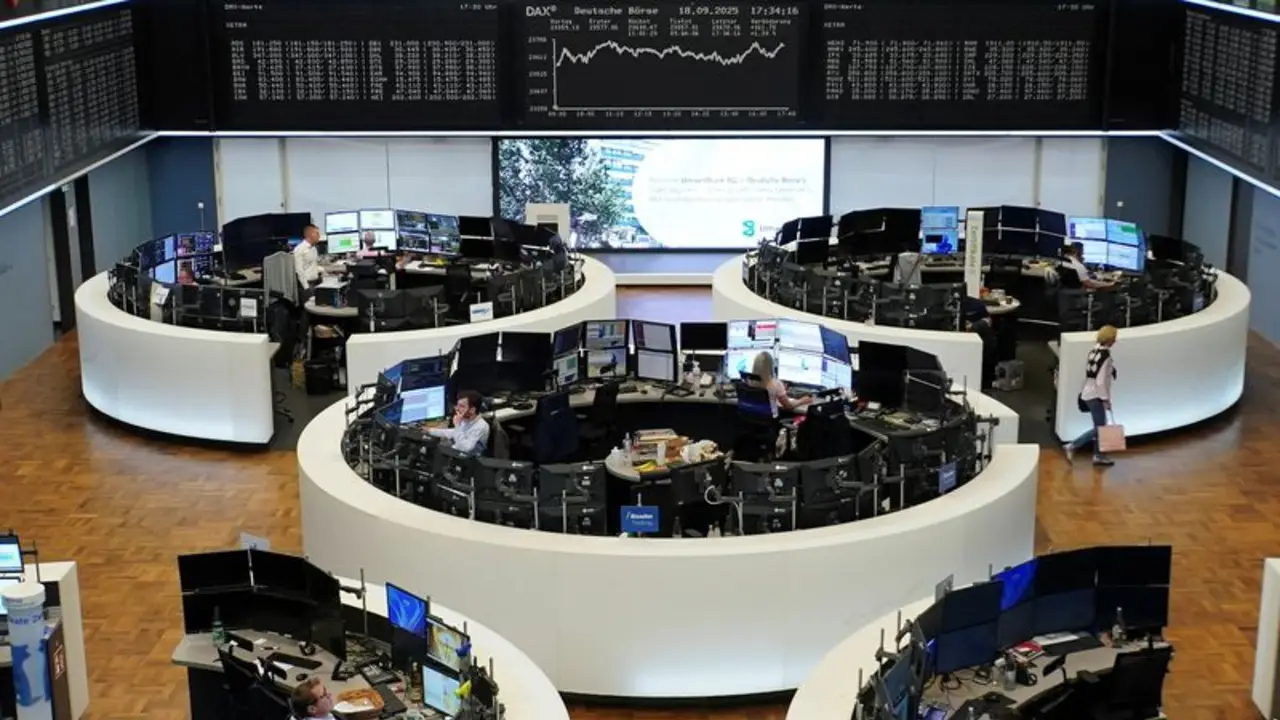 Las bolsas europeas se encaminan hacia un final con poca acción tras una semana movida