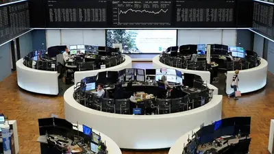 Las bolsas europeas se encaminan hacia un final con poca acción tras una semana movida Las bolsas europeas se encaminan hacia un final con poca acción tras una semana movida