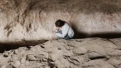 El arte rupestre de hace más de 8.200 años que fue vandalizado en Neuquén: ahora, habrá que solicitar permiso para ir El arte rupestre de hace más de 8.200 años que fue vandalizado en Neuquén: ahora, habrá que solicitar permiso para ir
