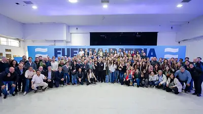 Fuerza Patria: la renuncia de Espert no borra la "la matriz de corrupción" del Gobierno Fuerza Patria: la renuncia de Espert no borra la "la matriz de corrupción" del Gobierno