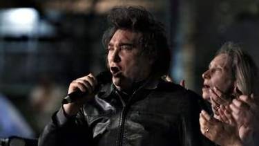Milei avisó en Cordoba que no dará marcha atrás y vive su peor momento