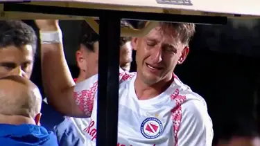 Alarma en Argentinos Juniors: Matías Giménez se retiró lesionado entre lágrimas en el partido ante Banfield