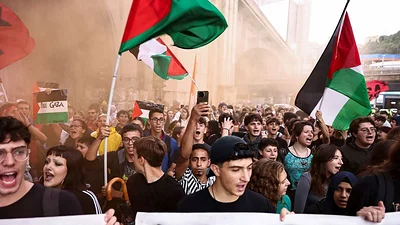 Los estibadores de Génova se declaran en huelga mientras los sindicatos italianos protestan contra Israel Los estibadores de Génova se declaran en huelga mientras los sindicatos italianos protestan contra Israel
