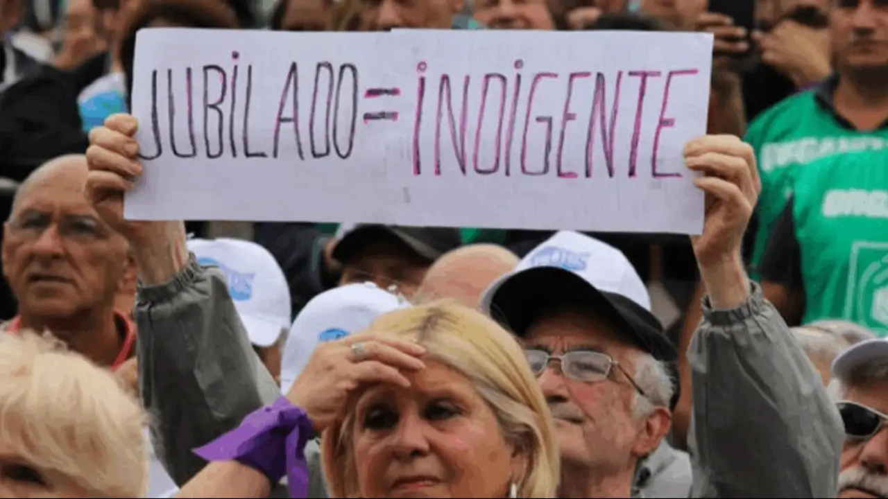 La casta que atacó Milei: la mitad de los jubilados de Córdoba no llega a fin de mes
