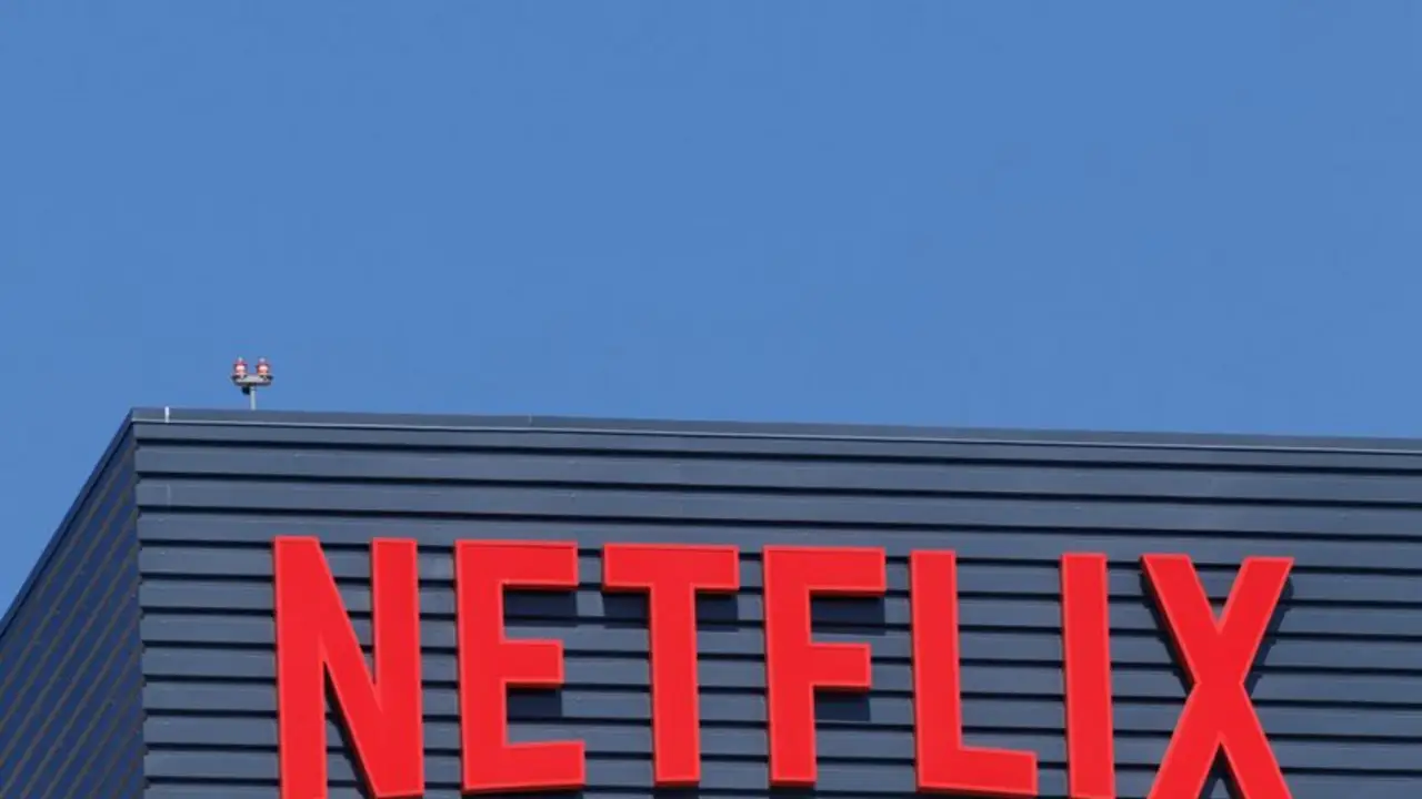 Netflix firma acuerdo de marketing conjunto con AB InBev para promocionar programas de TV y cerveza