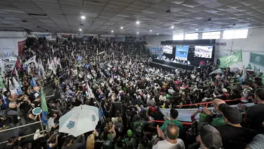 En un acto con dirigentes sindicales, Kicillof le habló a los trabajadores: "Vamos a llenar el Congreso nacional de compañeros"