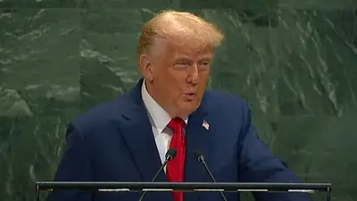 Trump juntó a los mandos militares y reeditó la teoría del "enemigo interno" Trump juntó a los mandos militares y reeditó la teoría del "enemigo interno"