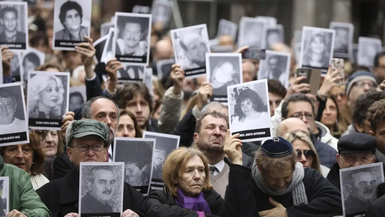 La Cámara Federal confirmó el juicio en ausencia en la causa AMIA