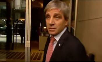 El riesgo país toca su pico en el año y Caputo lo justificó por "el fantasma kuka" | Riesgo país