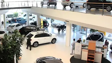 Cuánto aumentan los autos 0KM en octubre 2025 tras los movimientos del dólar