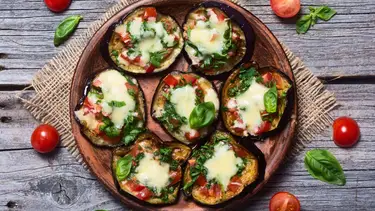Minipizzas de vegetales al microondas: rápido, saludable y con pocos ingredientes