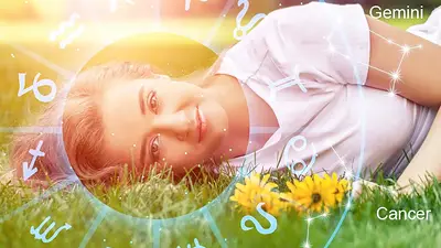 Una chica con una imagen de los signos del zodiaco por encima Una chica con una imagen de los signos del zodiaco por encima