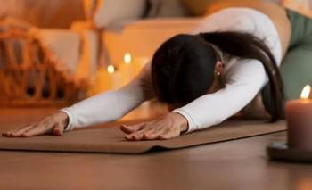 Chau estrés y ansiedad: 5 posturas de yoga fáciles  | Salud