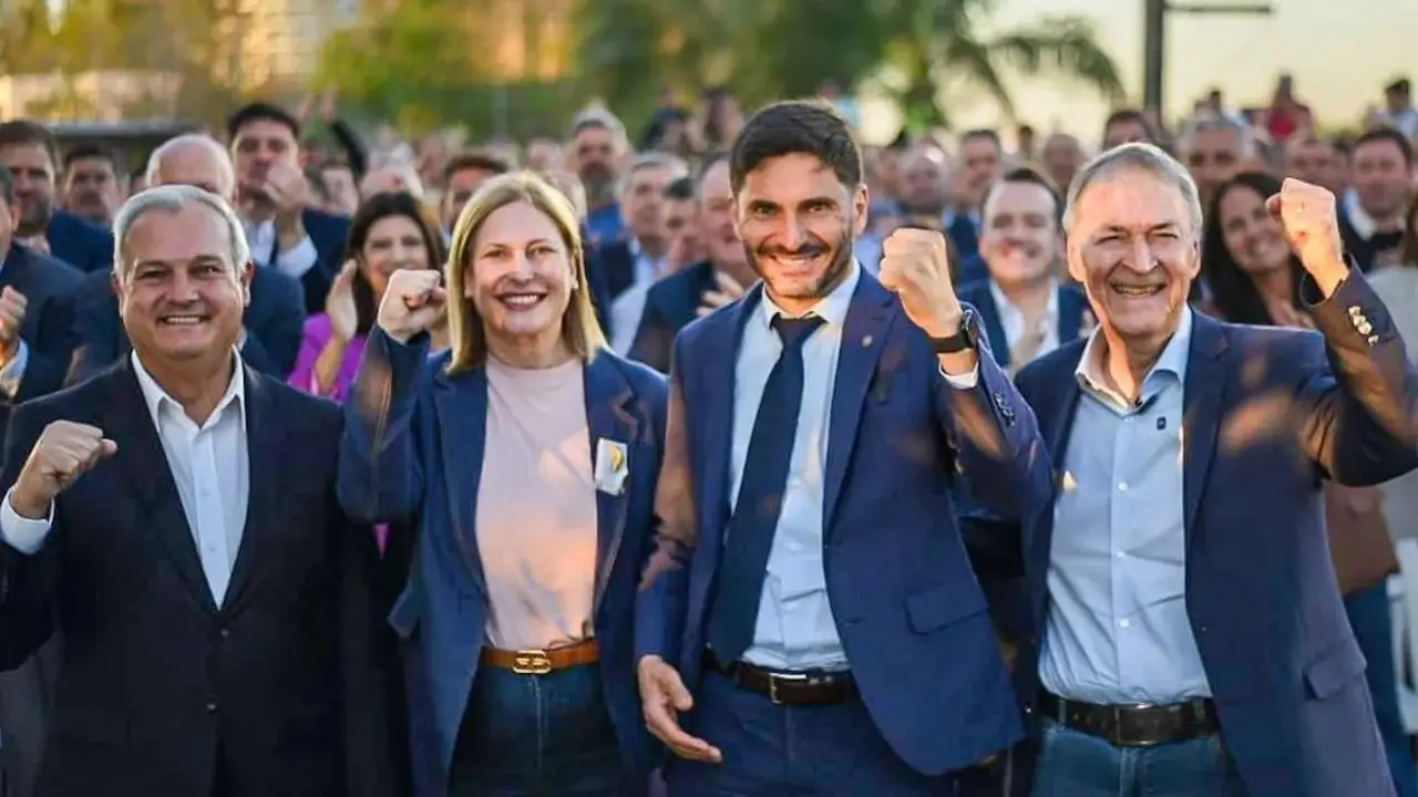 Juan Schiaretti y Maximiliano Pullaro lanzaron la campaña de Provincias Unidas en un acto en Santa Fe