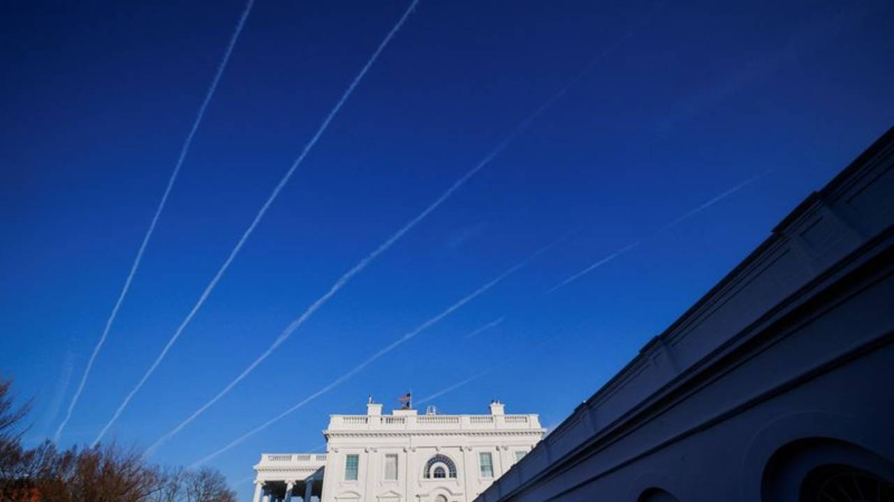 La Casa Blanca pide planes de despidos masivos ante un posible cierre de la Administración