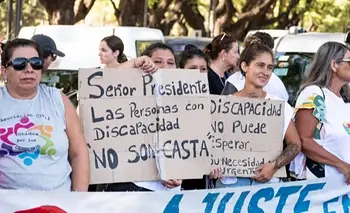 Colectivo de discapacidad apunta contra Milei y Pullaro por el ajuste: "Crueldad" | Ajuste