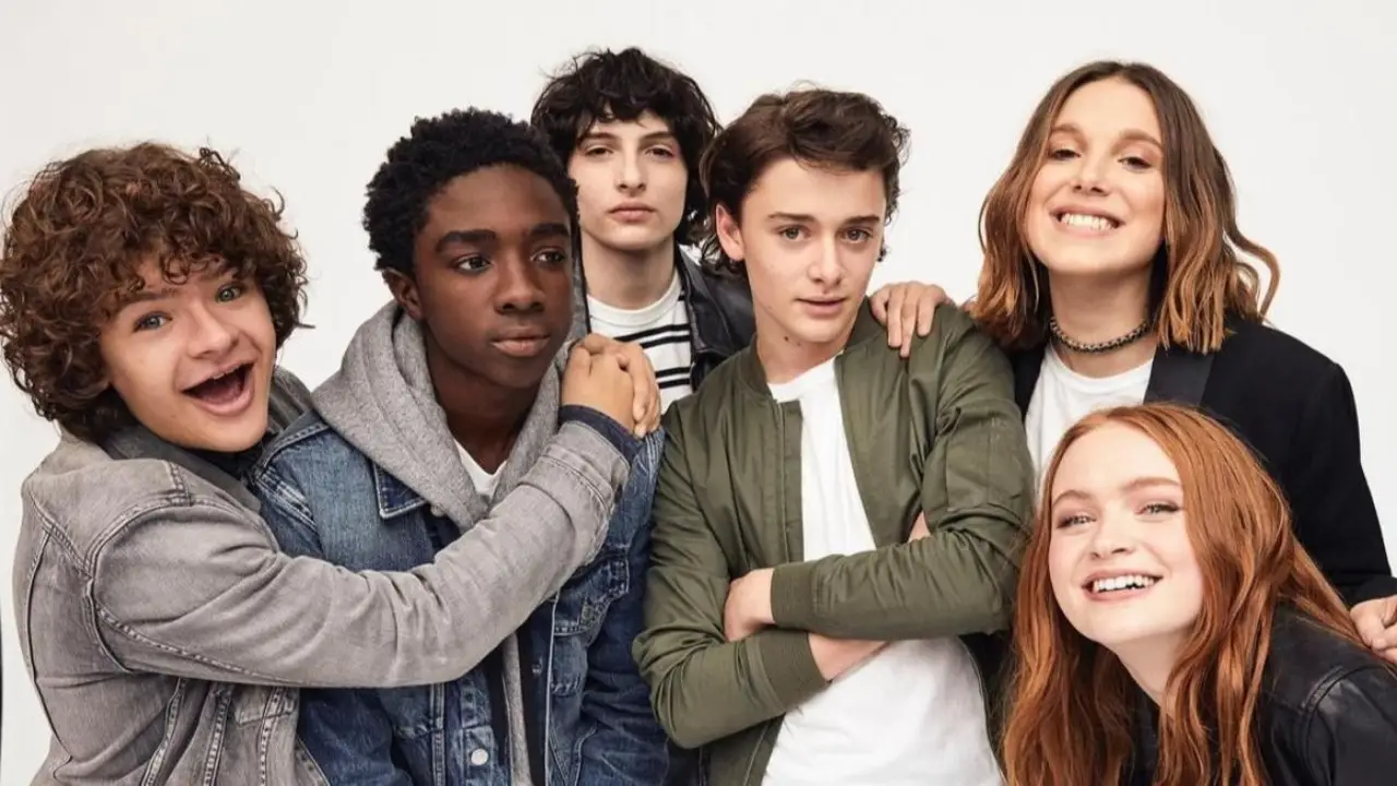 Elenco de Stranger Things en sesión de fotos.