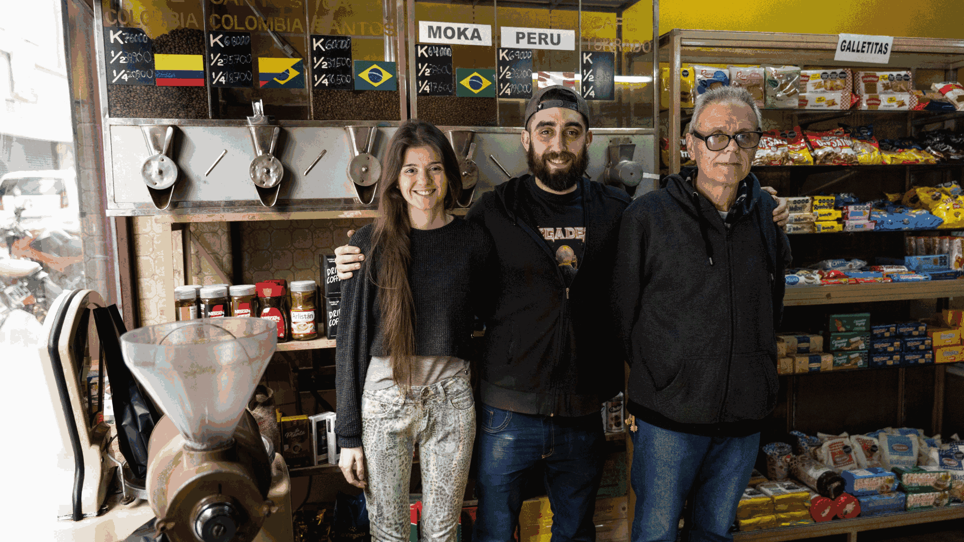 Lo atiende la misma familia desde 1980 y ofrece los mejores granos de Brasil y Colombia: el café que sobrevivió a todo en Buenos Aires
