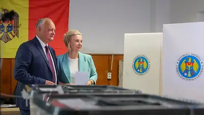 Los moldavos eligen entre proeuropeos y prorrusos en las elecciones parlamentarias Los moldavos eligen entre proeuropeos y prorrusos en las elecciones parlamentarias