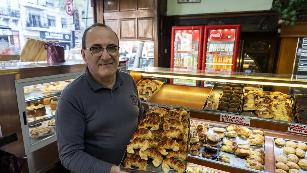 Fue fundada en 1885 por la hermana de Sarmiento y hacía las medialunas favoritas de Perón: la historia de Flores Porteñas, la panadería más antigua