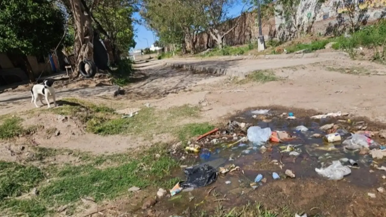"Abandonados": vecinos de un barrio de Santa Fe apuntan contra Pullaro por desidia e inseguridad