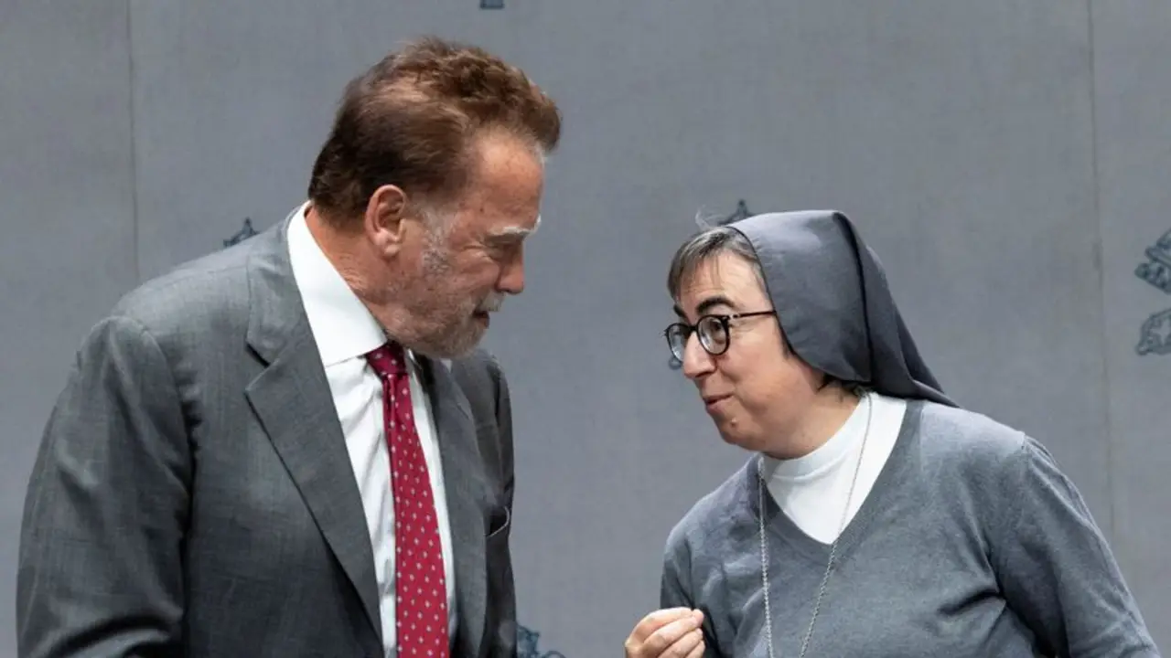 Schwarzenegger visita el Vaticano para impulsar el fin de los combustibles fósiles