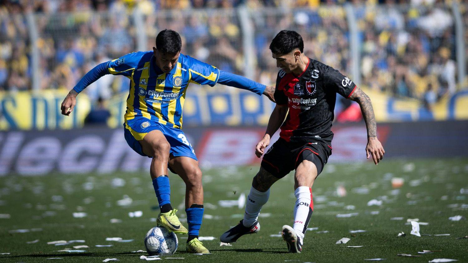 Insólito empate y escándalo: Rosario Central y Newell's igualaron 1 a 1 en Arroyito