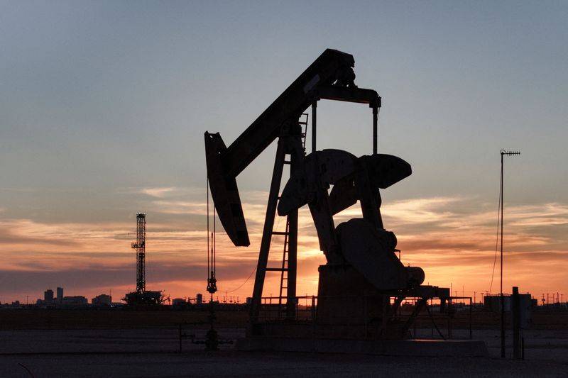El precio del petróleo roza los US$ 100 por los ataques cruzados entre EE.UU. e Irán