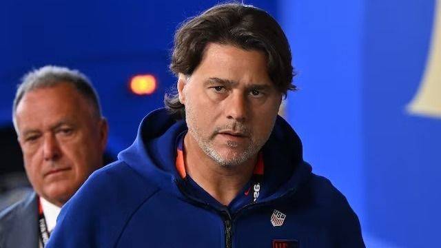 Insólito: Mauricio Pochettino reclama en el "escritorio" una Premier League de 2017