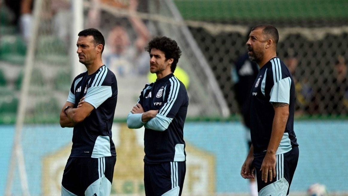 Walter Samuel se va de la Selección Argentina y se separa de Lionel Scaloni: cual puede ser el futuro en el cuerpo técnico