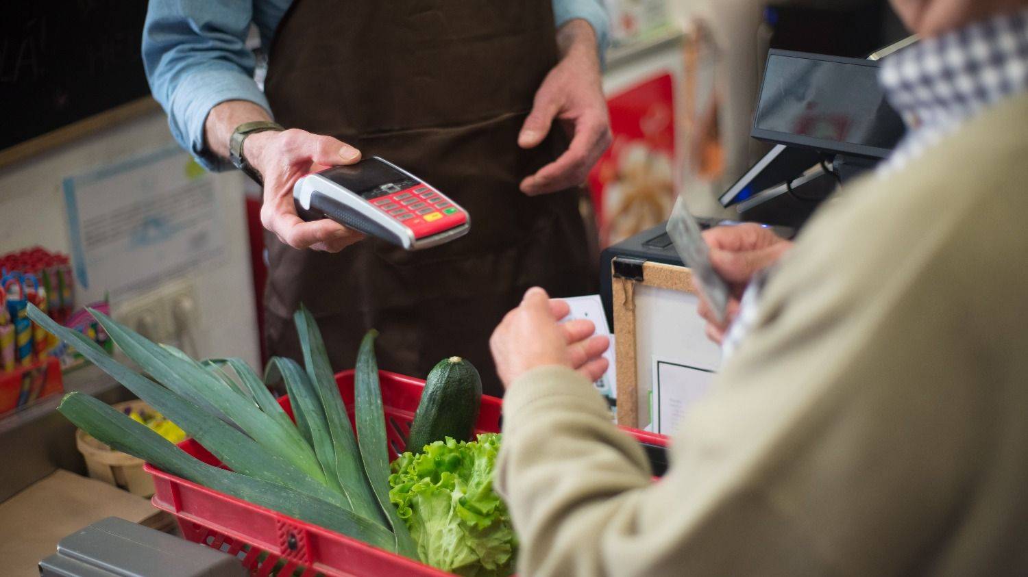 Cuánto gana un cajero de supermercado en septiembre 2026: el salario que cobra