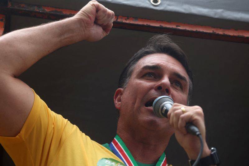 Elecciones en Brasil: Bolsonaro y Lula mantienen un empate técnico de cara al balotaje