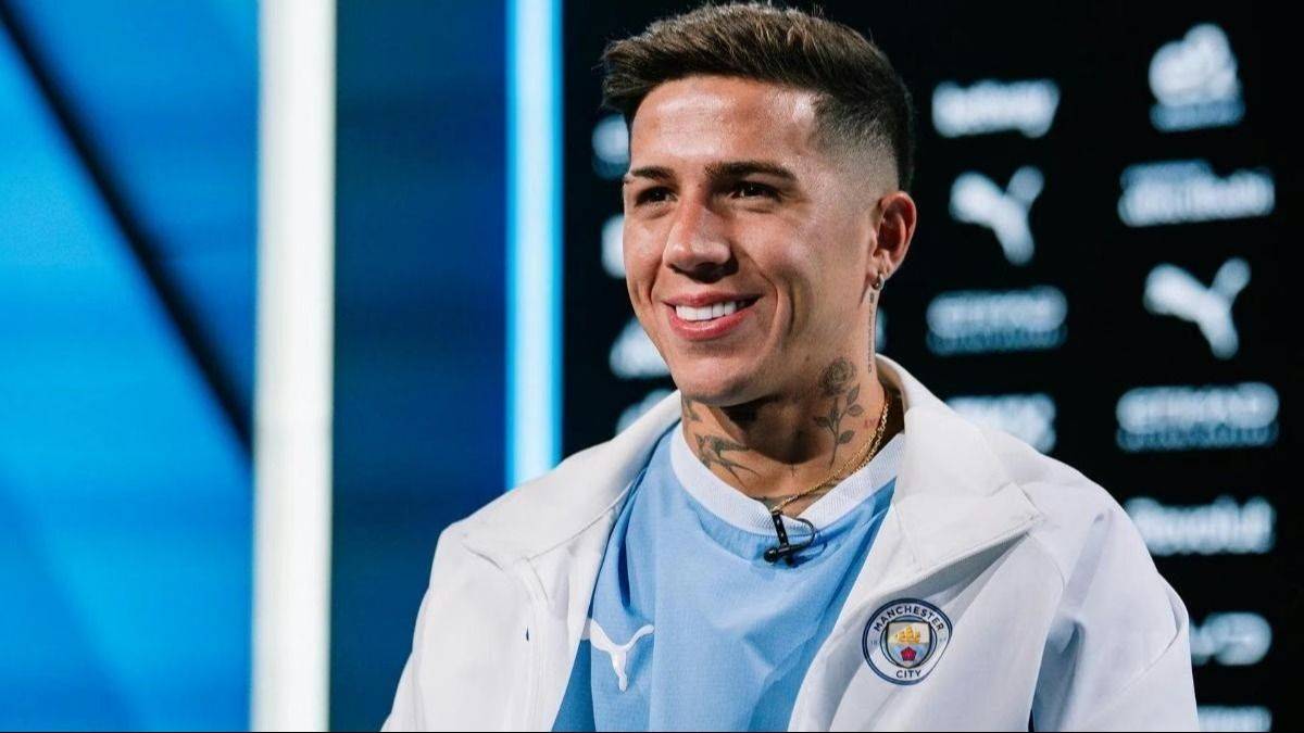 Tiro libre al ángulo: el primer gol de Enzo Fernández en Manchester City