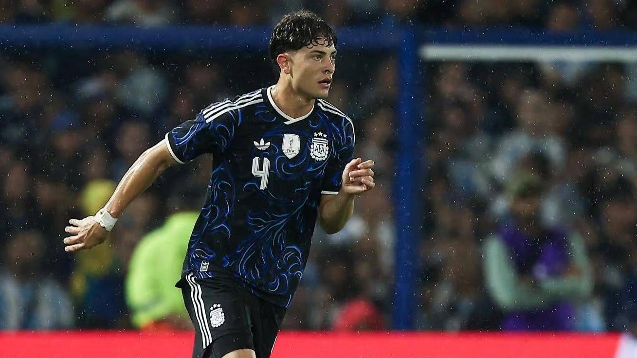 Quién es Agustín Giay: la historia del jugador que quiere ganarse la "4" de la Selección Argentina