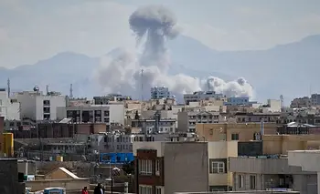 Recrudece la guerra en Ormuz: nuevos ataques cruzados entre EE.UU e Irán | Conflicto en medio oriente