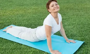 El ejercicio que toda mujer sana de 50 años debería poder hacer | Lifestyle