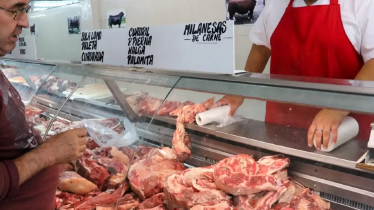 El consumo de carne vacuna cae hasta un 40% en Rosario y se dispara el uso de tarjeta de crédito en los mostradores