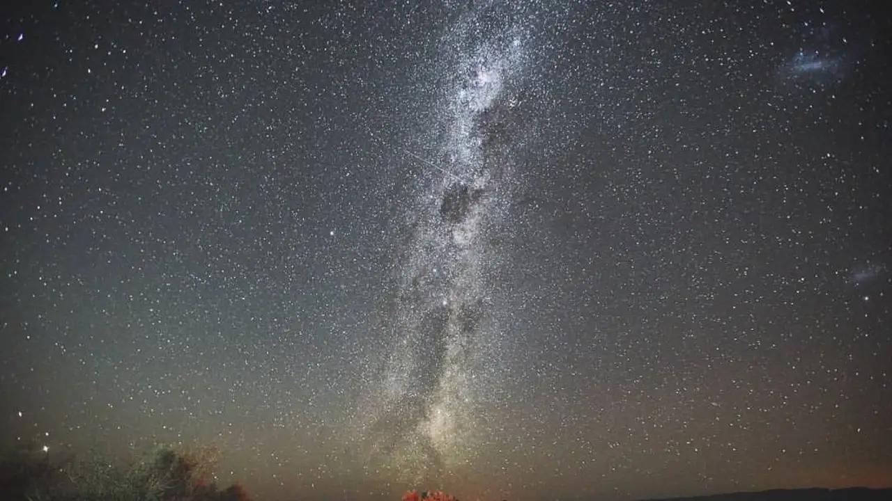 Talampaya de noche: cómo es la experiencia de caminar bajo la luna por el desierto rojo