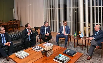 En plena crisis diplomática, diputados opositores viajaron a Brasil para abrir diálogo | Seguimiento minuto a minuto