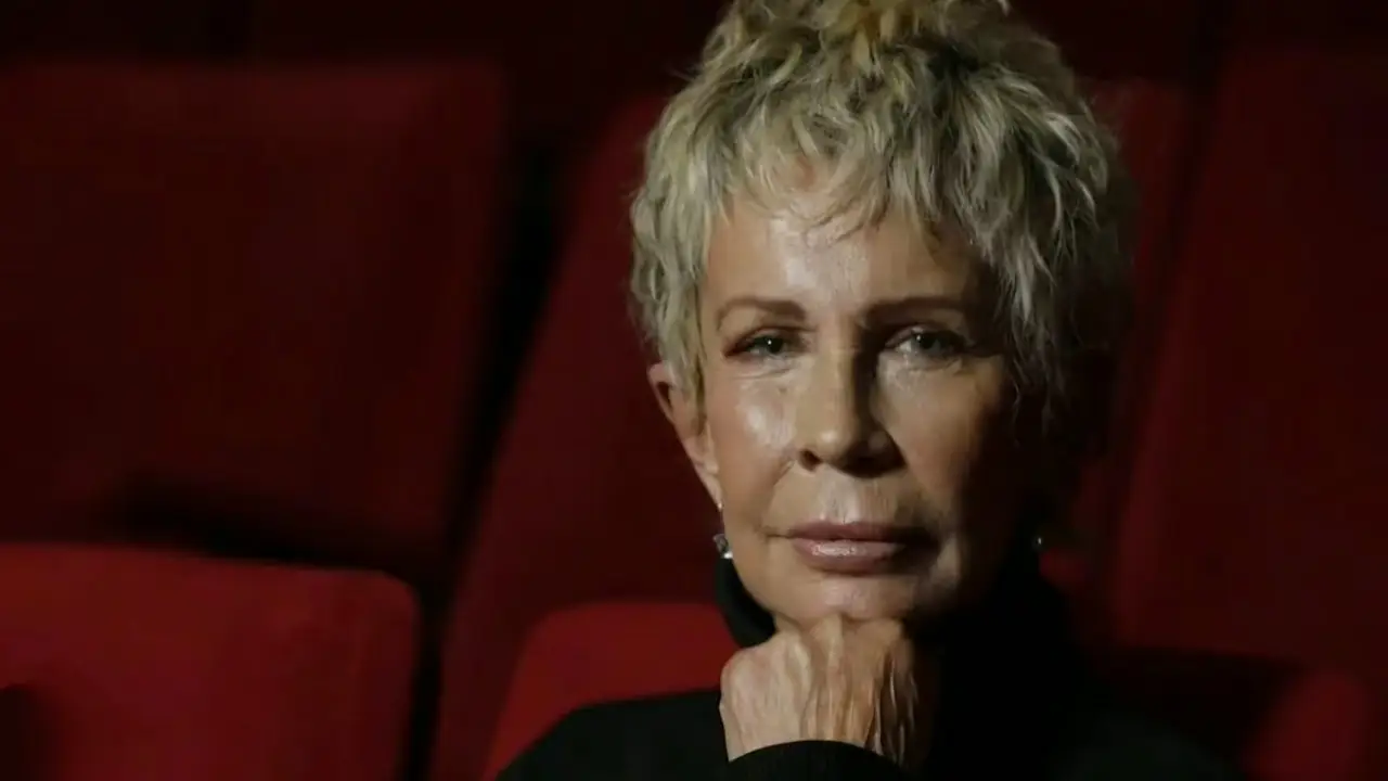 María Valenzuela.
