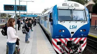 Iluminación LED, nuevos asientos y ventanillas: así es la formación renovada que sumó el tren San Martín Iluminación LED, nuevos asientos y ventanillas: así es la formación renovada que sumó el tren San Martín