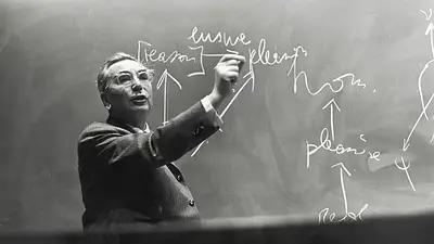 Viktor Frankl, neurólogo: “La vida nunca se vuelve insoportable por las circunstancias, sino por falta de significado y propósito” Viktor Frankl, neurólogo: “La vida nunca se vuelve insoportable por las circunstancias, sino por falta de significado y propósito”