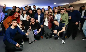 Espinoza presentó un programa de formación en IA que ya suma más de 1.200 jóvenes | Inteligencia artificial