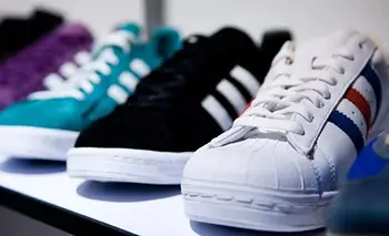 Los outlets que liquidan zapatillas desde menos de $50.000 | Indumentaria