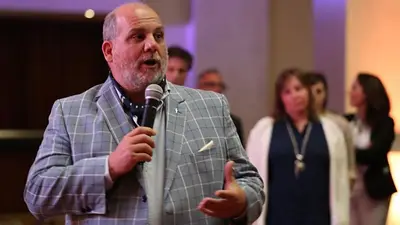 Empresario textil en crisis contó qué le pidió a Caputo: "Contención" Empresario textil en crisis contó qué le pidió a Caputo: "Contención"